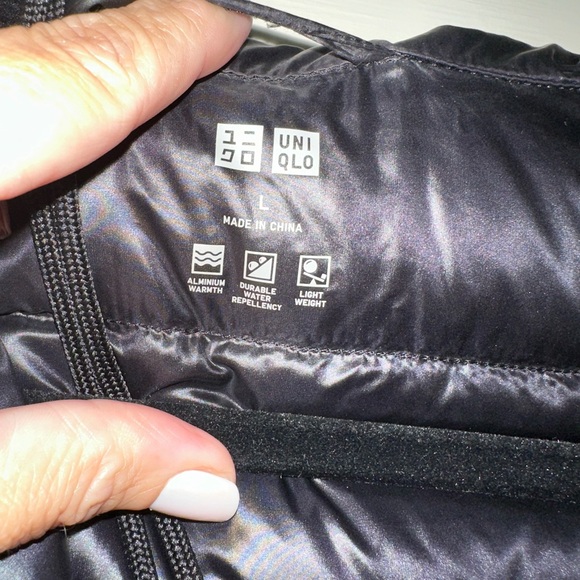 Uniqlo Packable Puffer Jacket - Picture 3 of 6